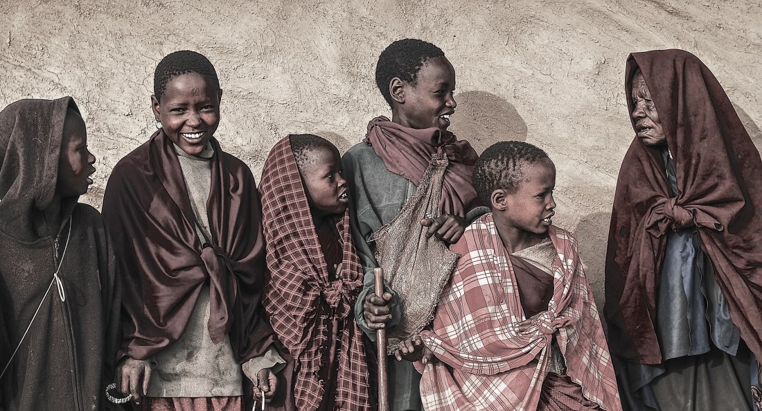 naiyobi-masai-posing